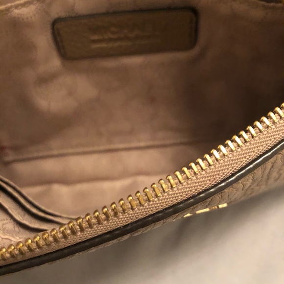 Wristlet - Picture 5 of 6